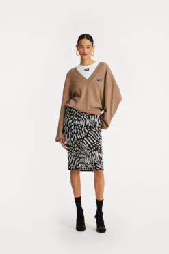 Knit V-neck Sweater Brown