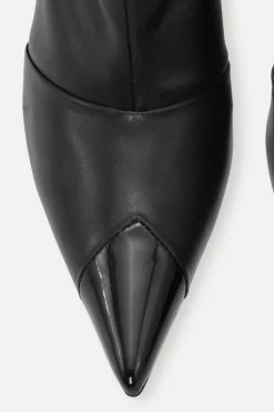 Leather Pointed Toe Boot Black