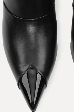 Pointed Leather Boot Black
